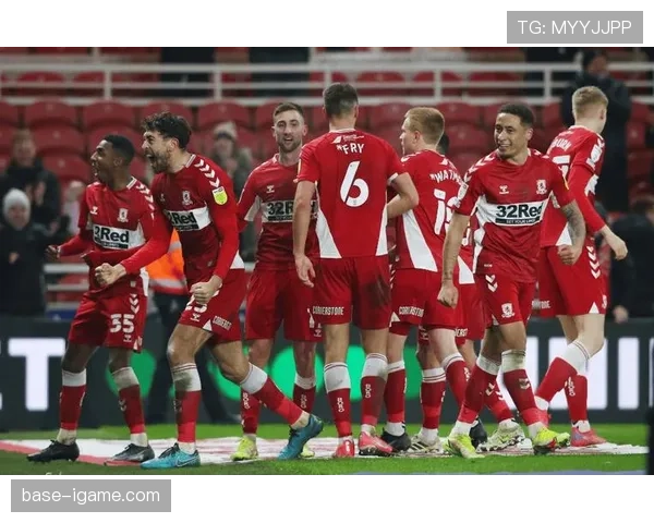 布莱克本球迷热情高涨，重温辉煌历史共迎新赛季希望与激情