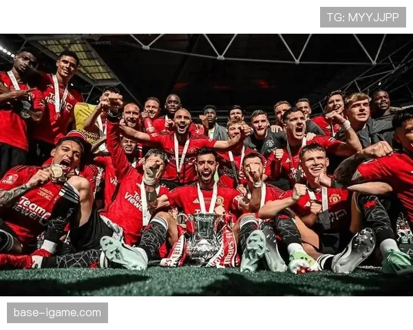 麦迪逊助攻飞跃,英超新星在赛季首战中表现稳健,备受关注