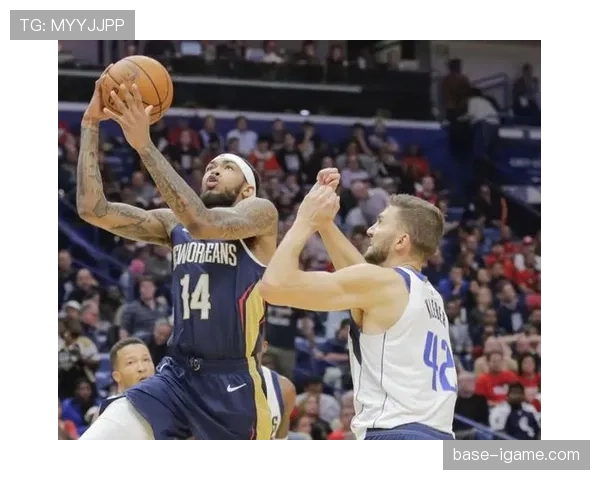 科比凌晨四点的车库灯又亮了，这人真不睡觉啊？